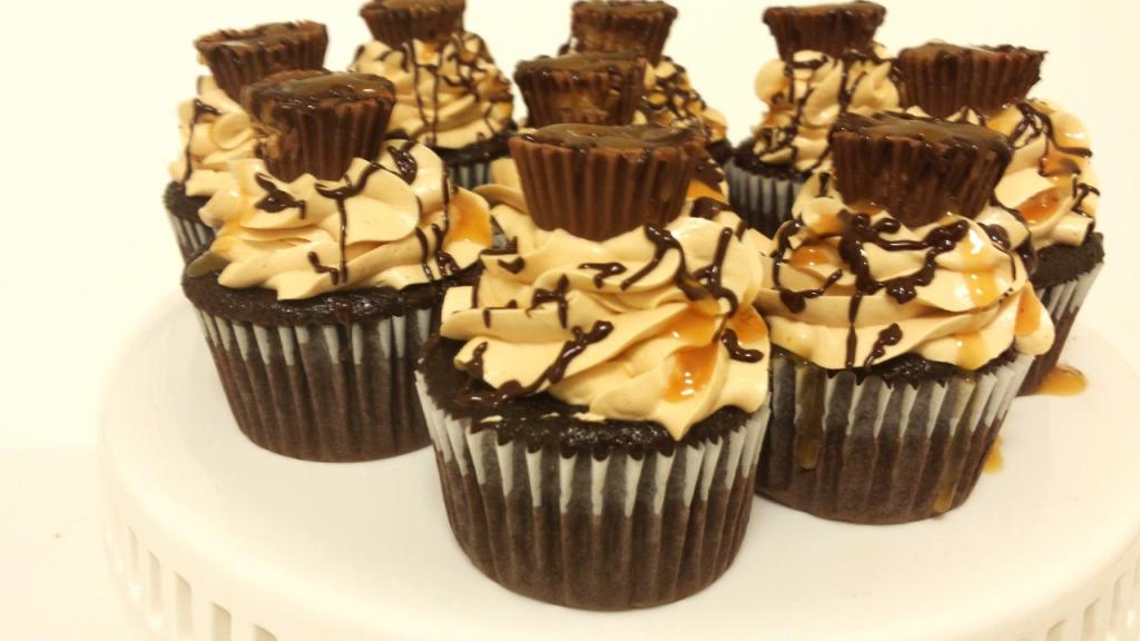 Chocolate-pb-reeses-cupcakes-cover-1
